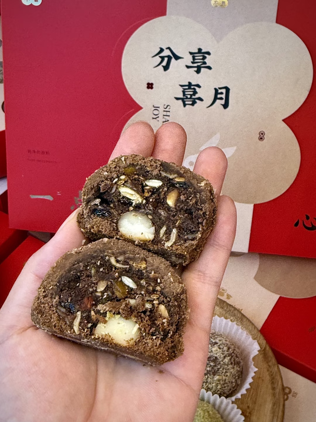 放在整个月饼界都是很震撼的存在。。。