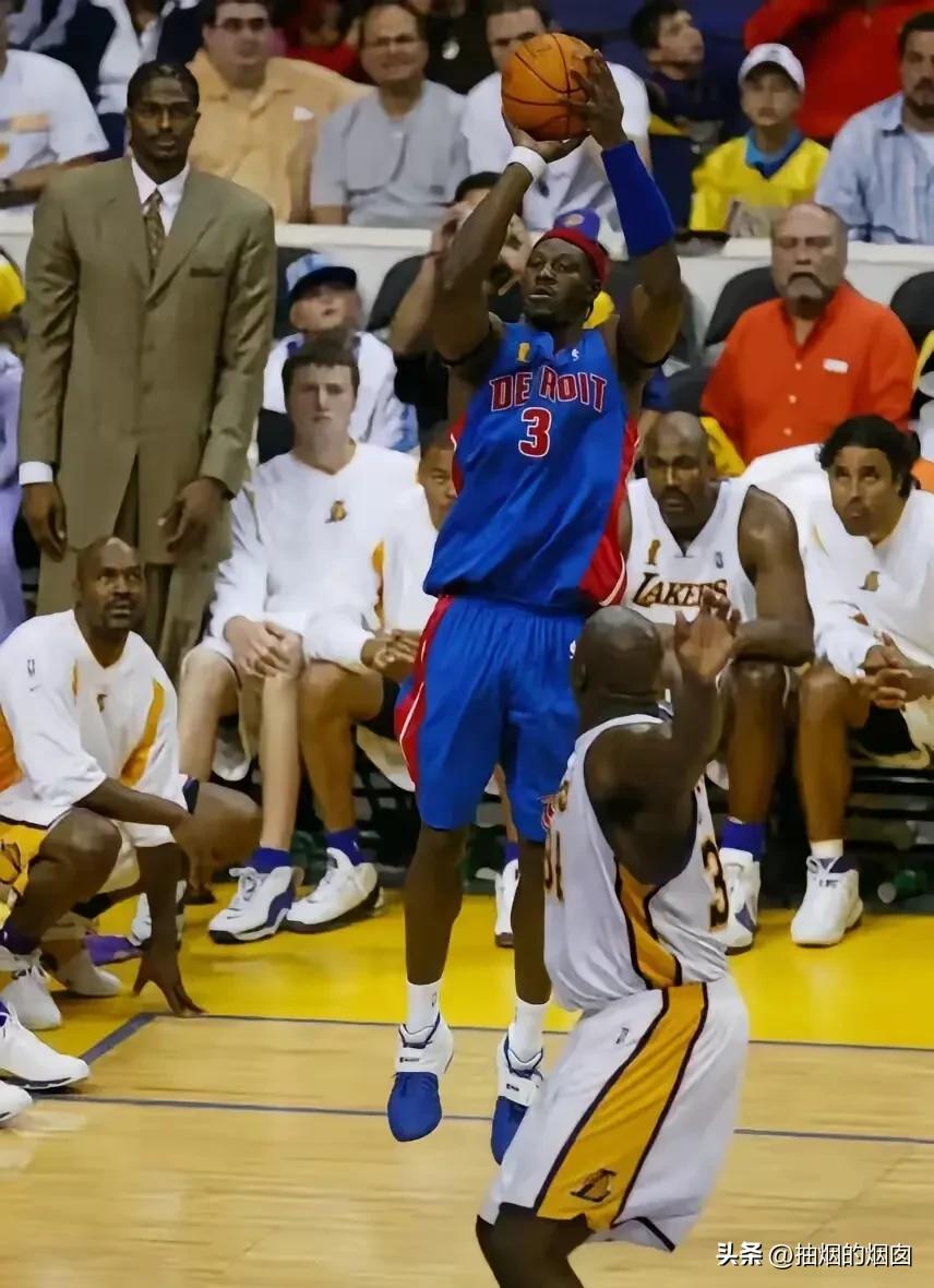 NBA经典比赛瞬间。
2004年NBA总决赛，东部平民球队活塞对阵豪门洛杉矶湖人