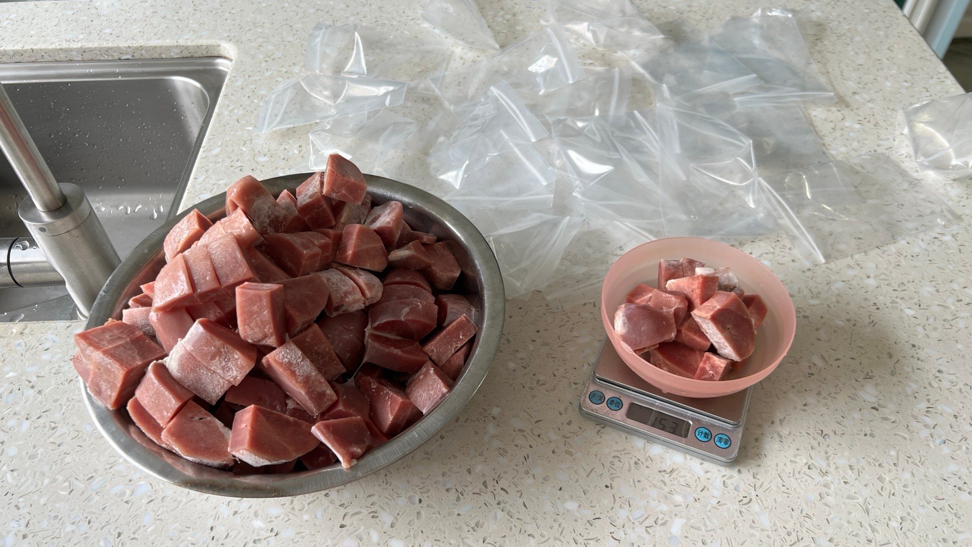 日常分肉，一袋150克，贝壳一天的量。 ​​​