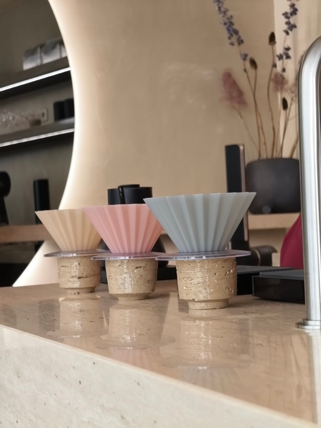 不能免俗，点了一杯巴拿马的Flor de Cielo欧洲人做咖啡主打一个随性，萃