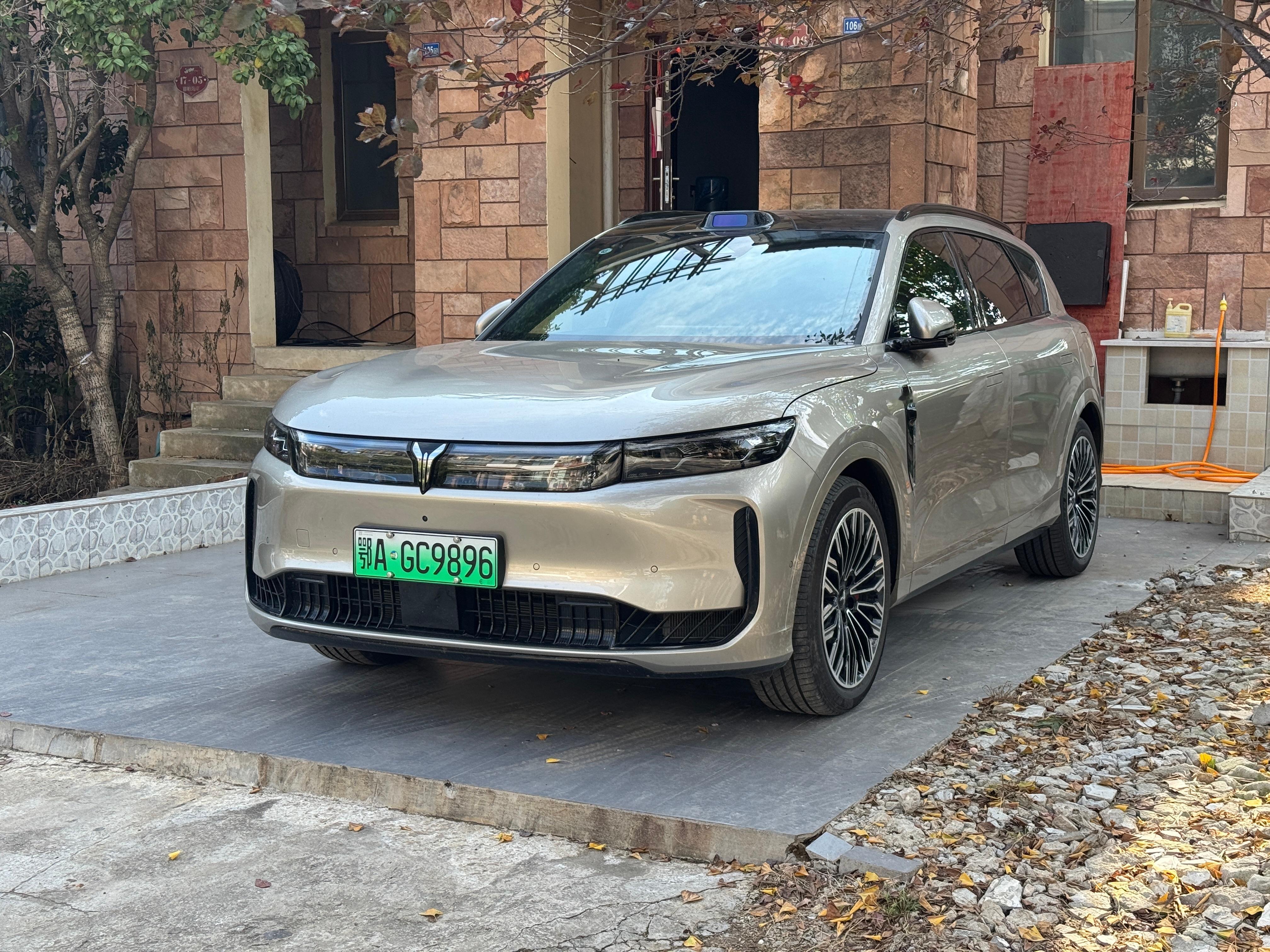 这两个车前脸一样？怕不是瞎 ​​​