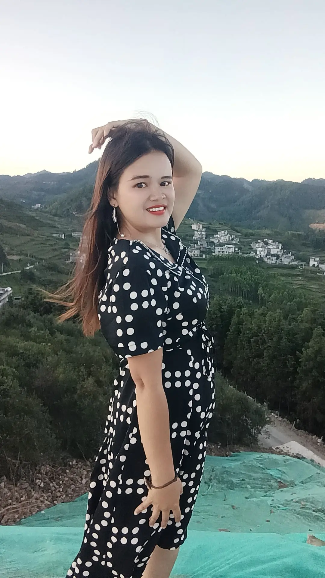 生活嘛，适合自己的就是最好的，不嫉妒不攀比，不羡慕不强，认真做个快乐的...
