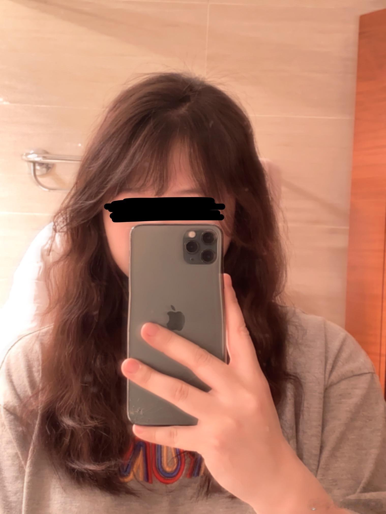 给自己剪了个刘海 ​​​