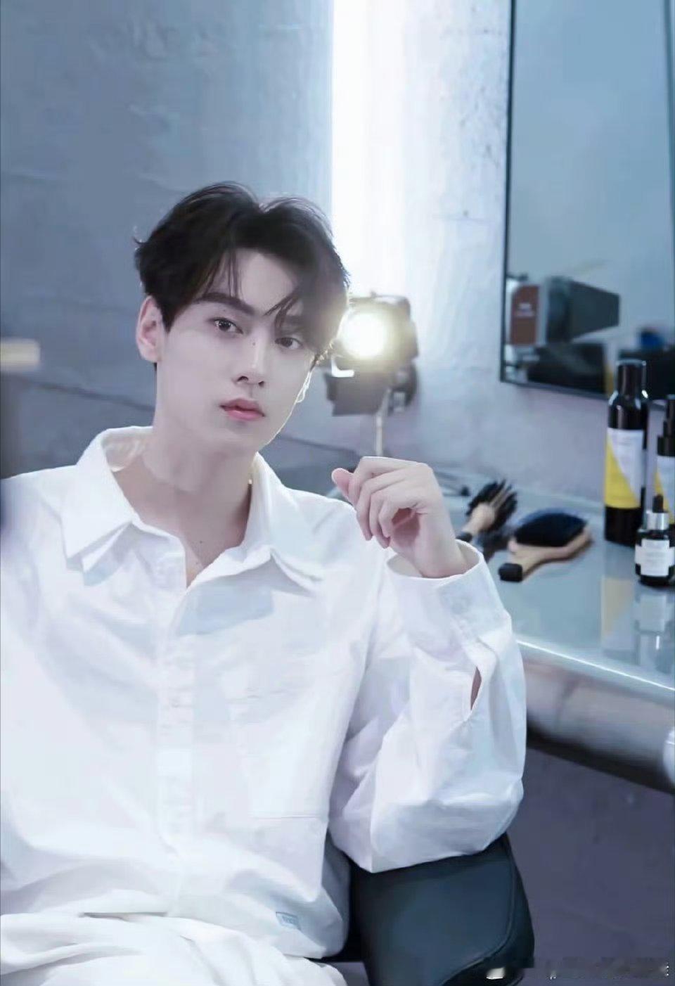 这也太假了吧，流量时代谁流量大谁就是顶流，谁流量小谁就是糊糊（任何没有流量的爆都