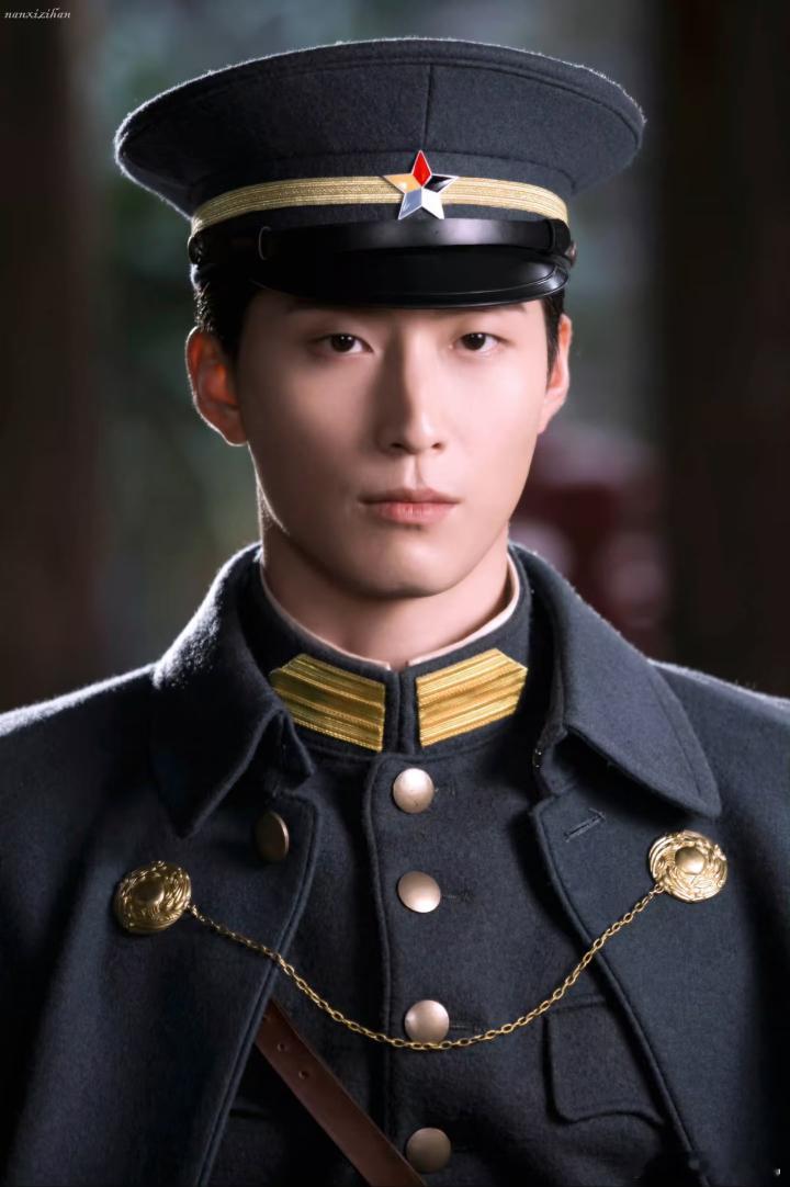 丞磊窦骁顶A遇上顶A《玉簟秋》窦骁一进组，和丞磊的对手戏直接封神！两位都是军阀头