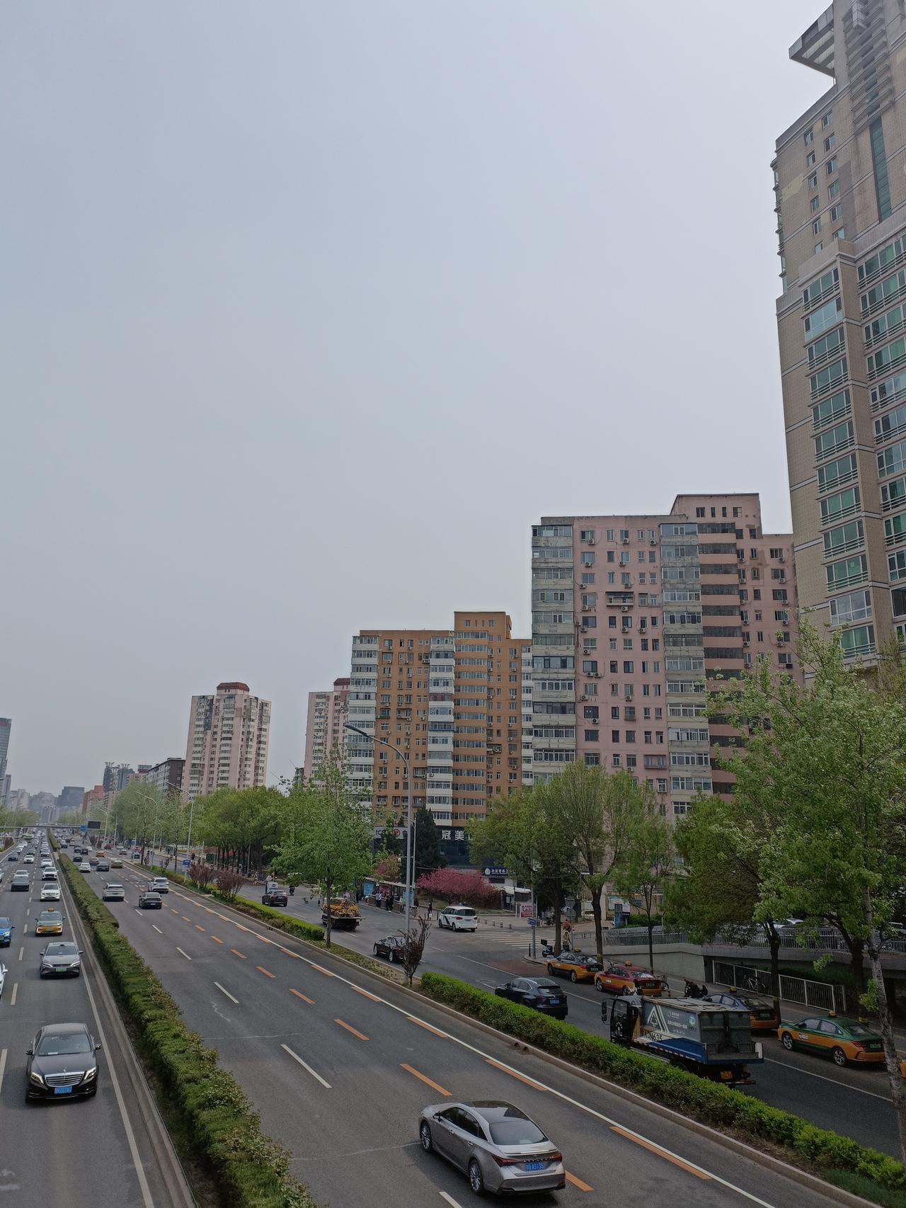 许家印当庭认罪悔罪，这给其二十多年的“首富变形记”画上休止符。他从贫困少年一路逆