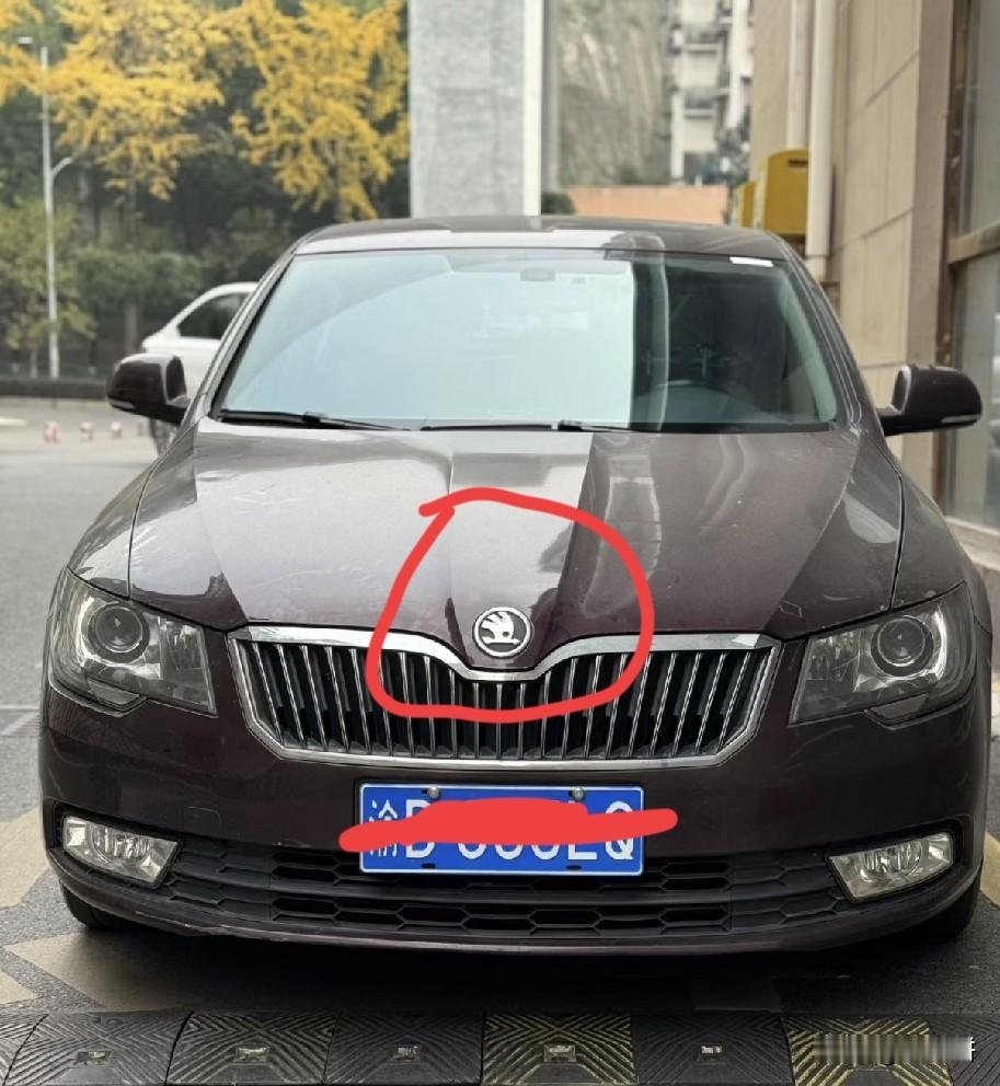 这个标志是什么牌子的汽车？我还是第一次见，也不知道价格贵不？