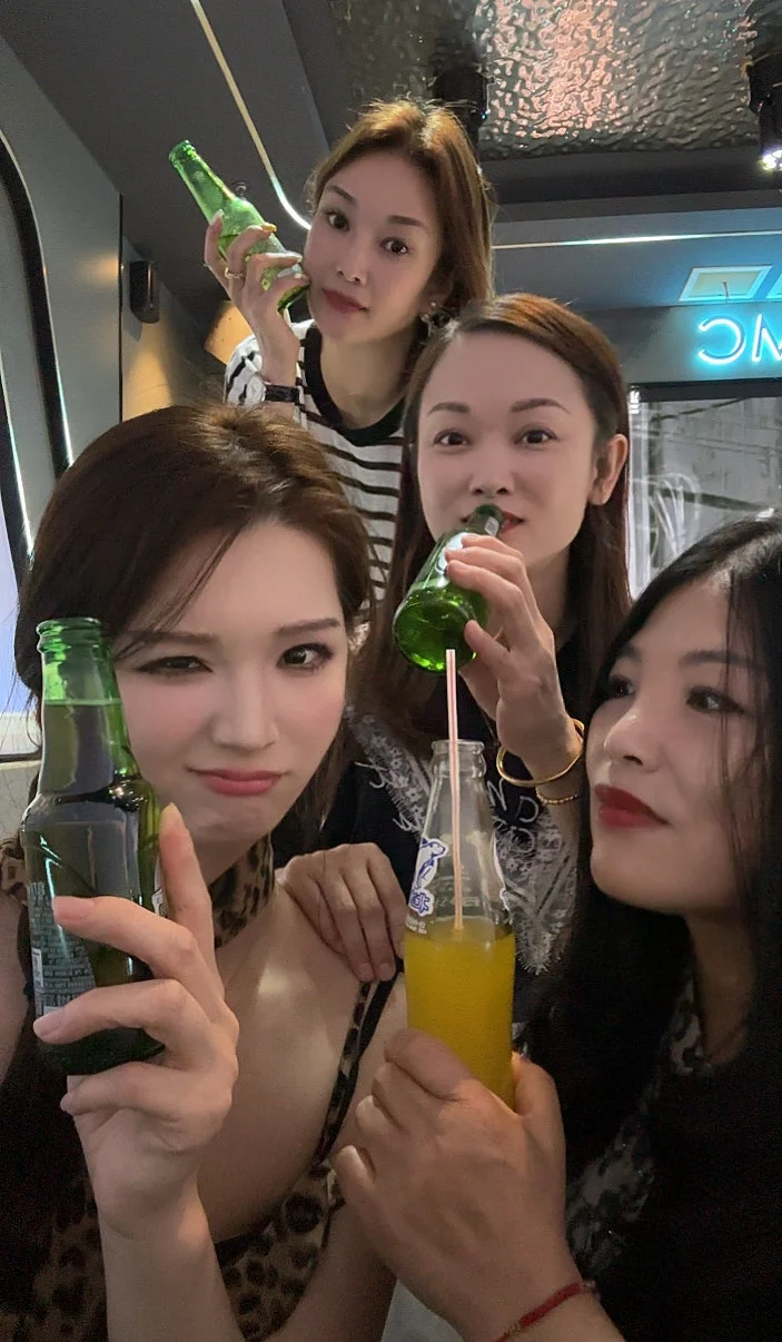 这是群奔3奔4奔5奔6都有的姐妹团