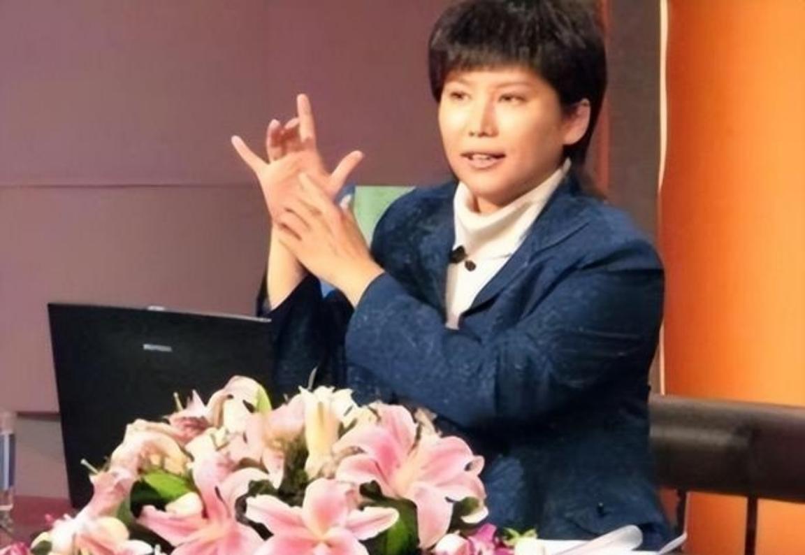 北京中医药大学副教授曲黎敏语出惊人，她说：“男人只要老伴一死了，不出一个礼拜，他