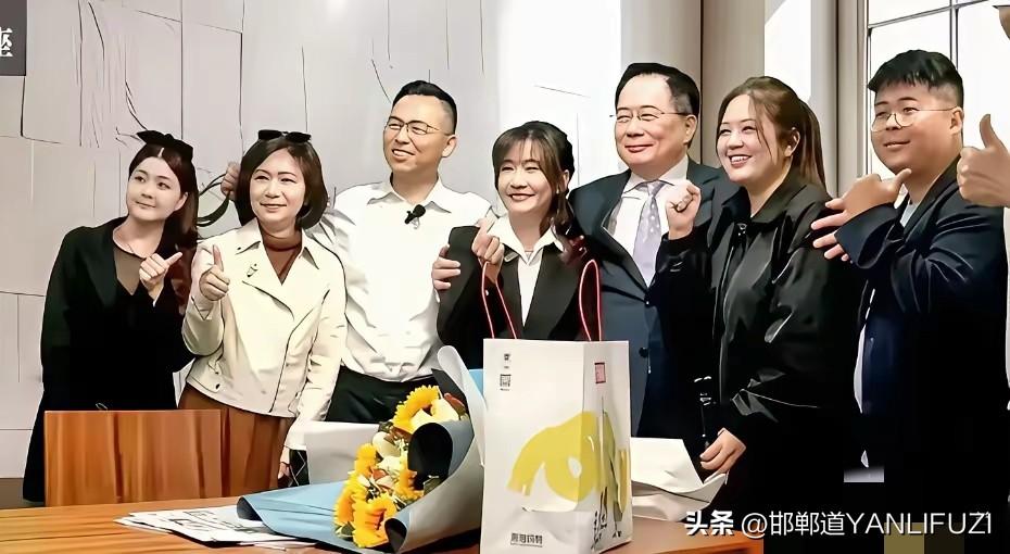 蔡正元入狱，送别仪式好隆重。
3月19号下午，蔡正元入狱前参加《环球大战线》录制