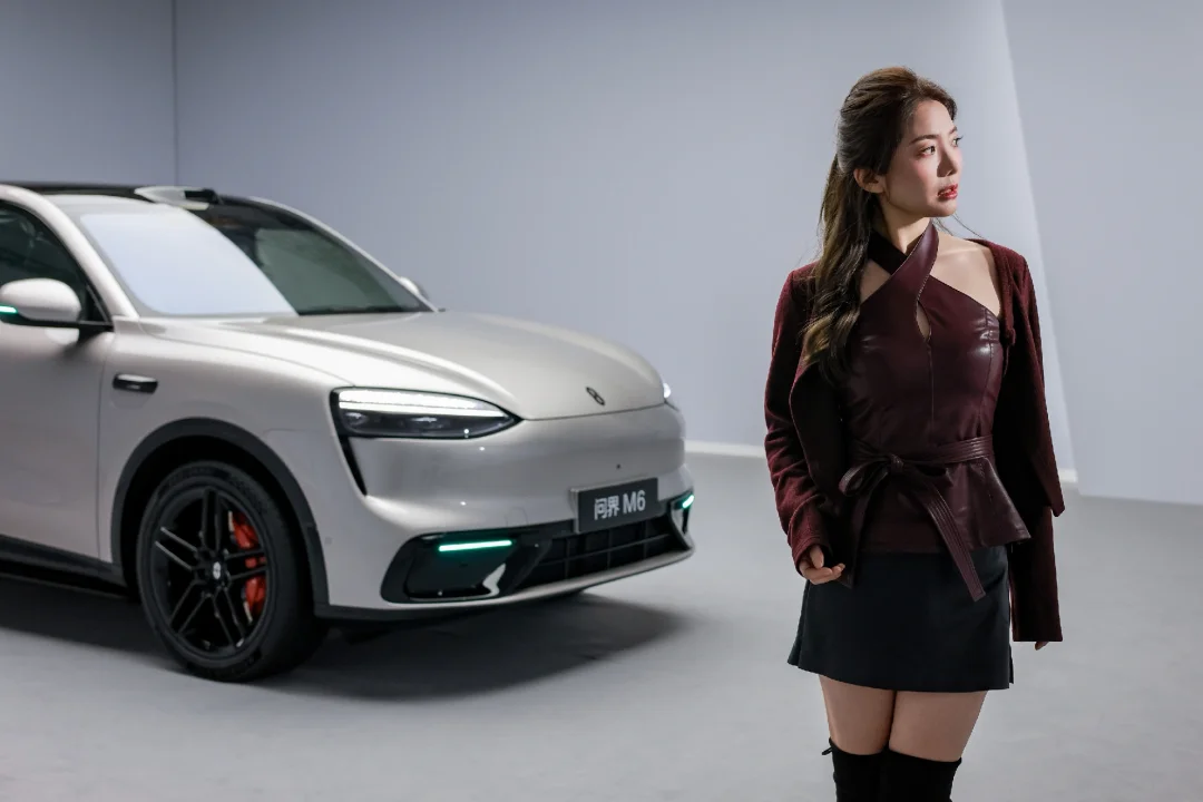 硬凹一下皮衣皮裙