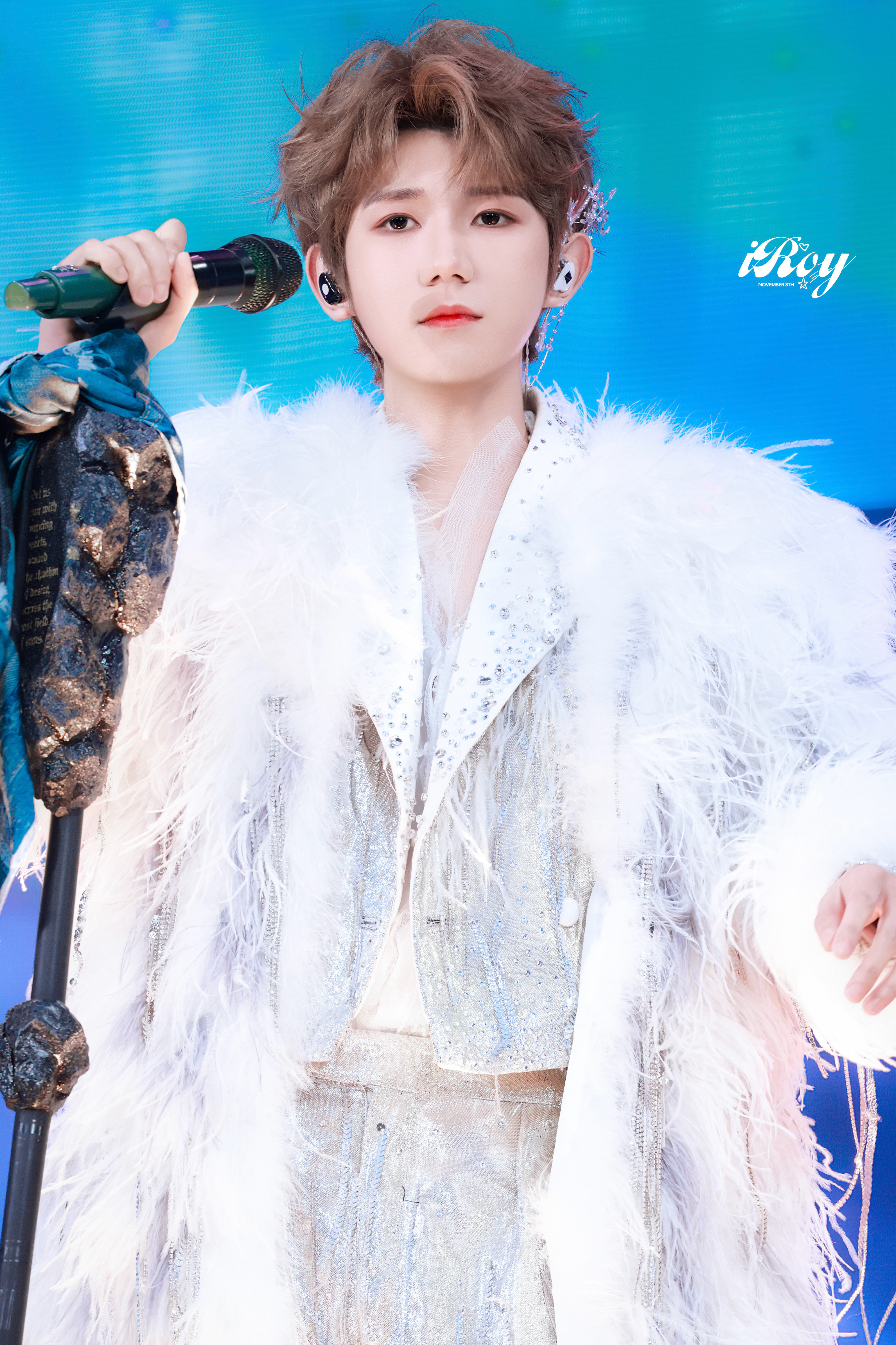 王源王源宇宙超级无敌大大狂欢巡演 彩带与星河都迫不及待亲吻你