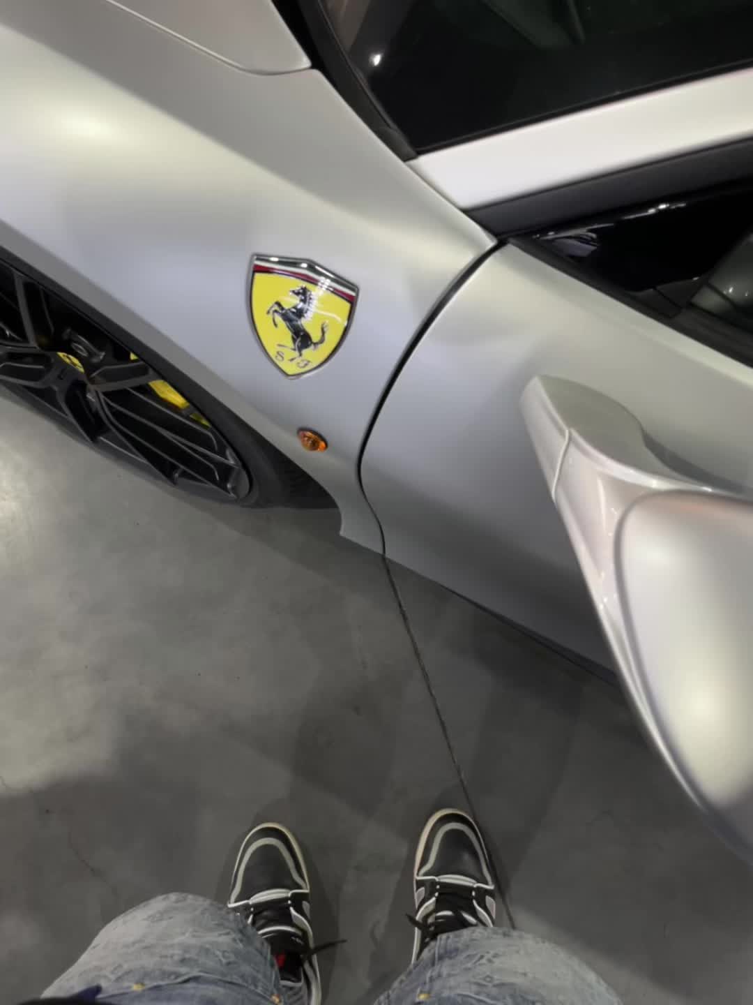 圈出你身边未来必开Ferrari的