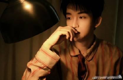 黄子弘凡撕名牌算盘从早打到晚 跑男撕名牌名场面上线，黄子弘凡算盘一刻不停，善于预