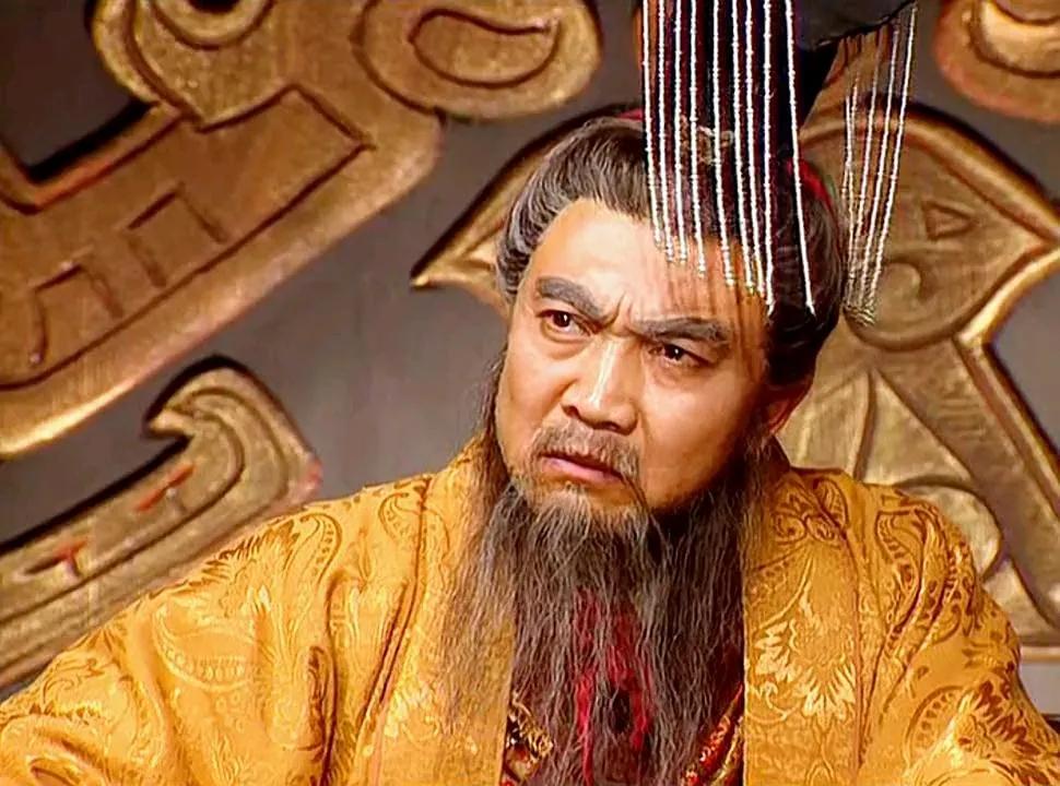 大王，你为啥还不入睡，现在军中都说苹果手机不安全，我的那一部放在大帐之外还觉得瘆