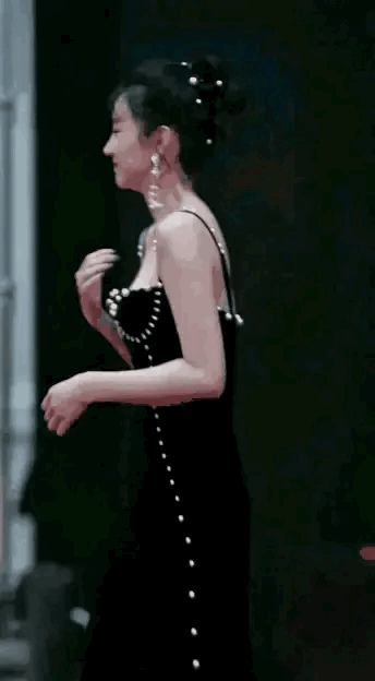 这叫欲擒故纵？还是故弄玄虚？此地无银三百两？ ​​​