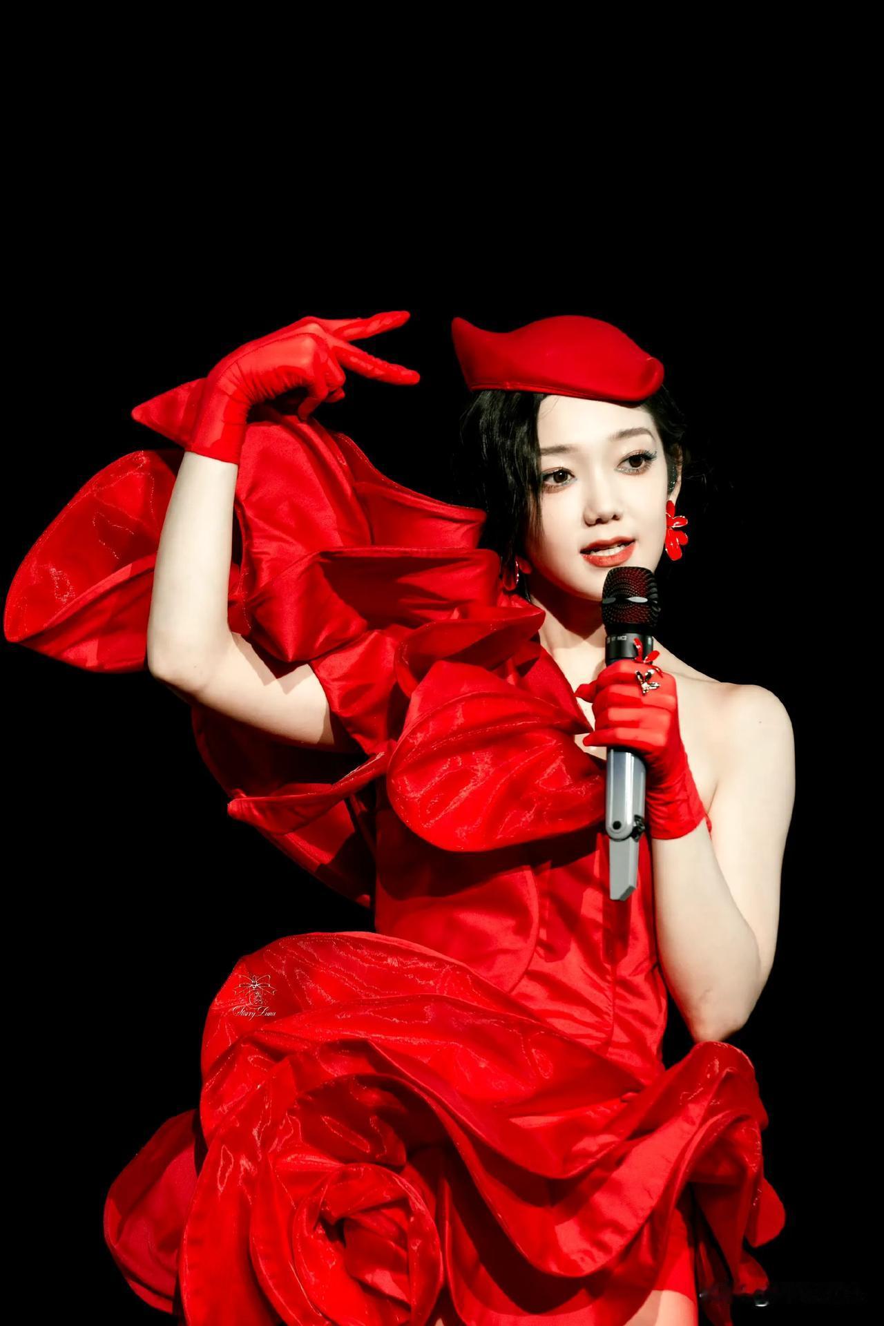 希林娜依高