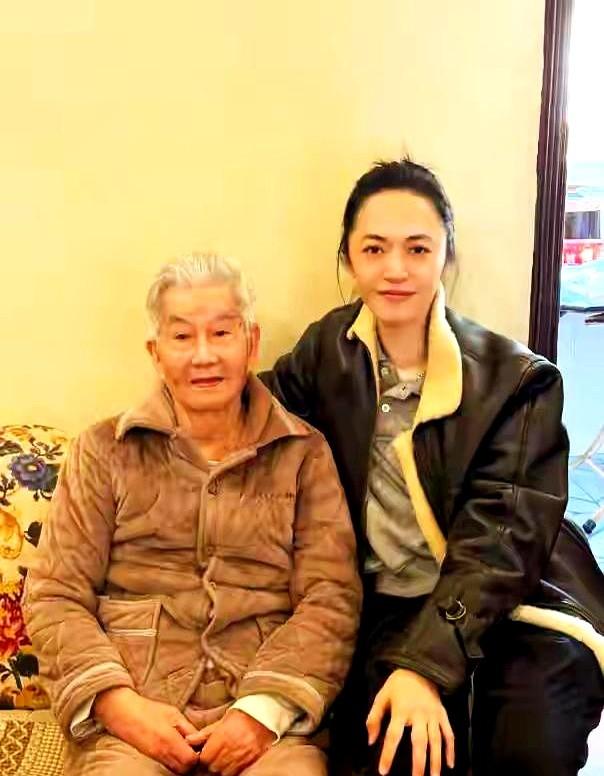 姚晨这顿家宴，5个人就3个菜，真没想到。

最近刚庆祝完《武林外传》20年，1月