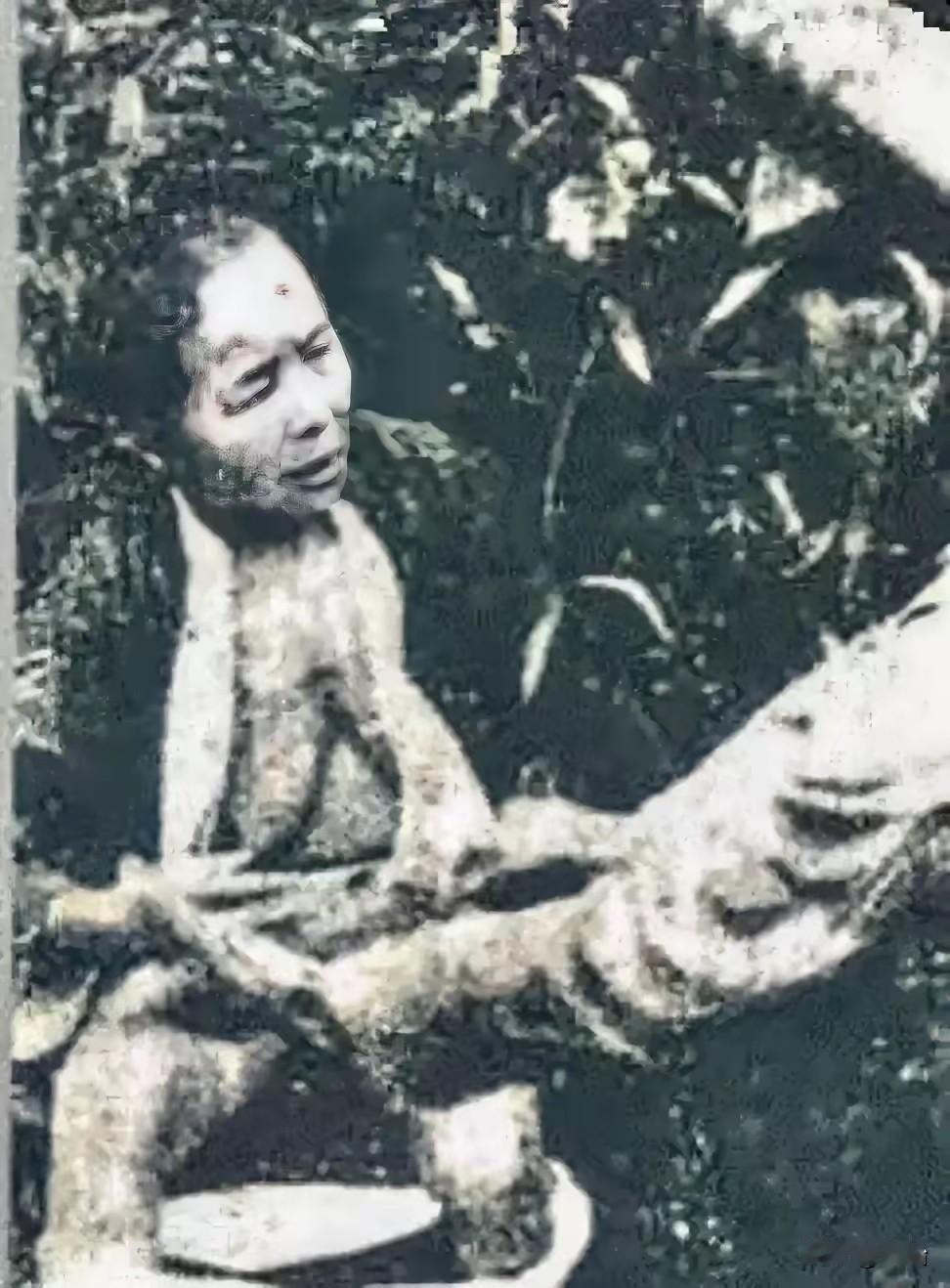 这是1937年，南京大屠杀中，一名侵华日军私人相册留下来的照片，直到多年后才被人