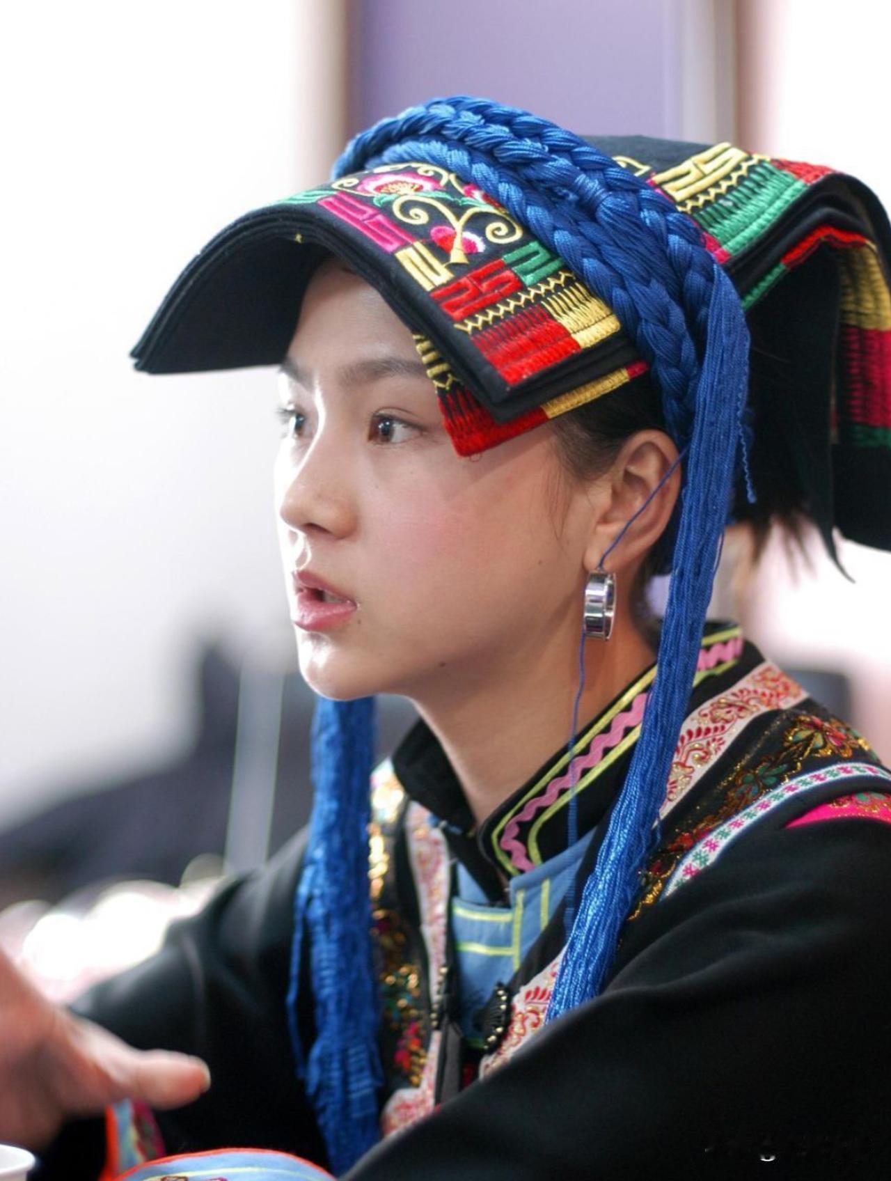 不知道还有没有人记得这个女孩，她曾拥有和刘亦菲一样的称号“天仙妹妹”！