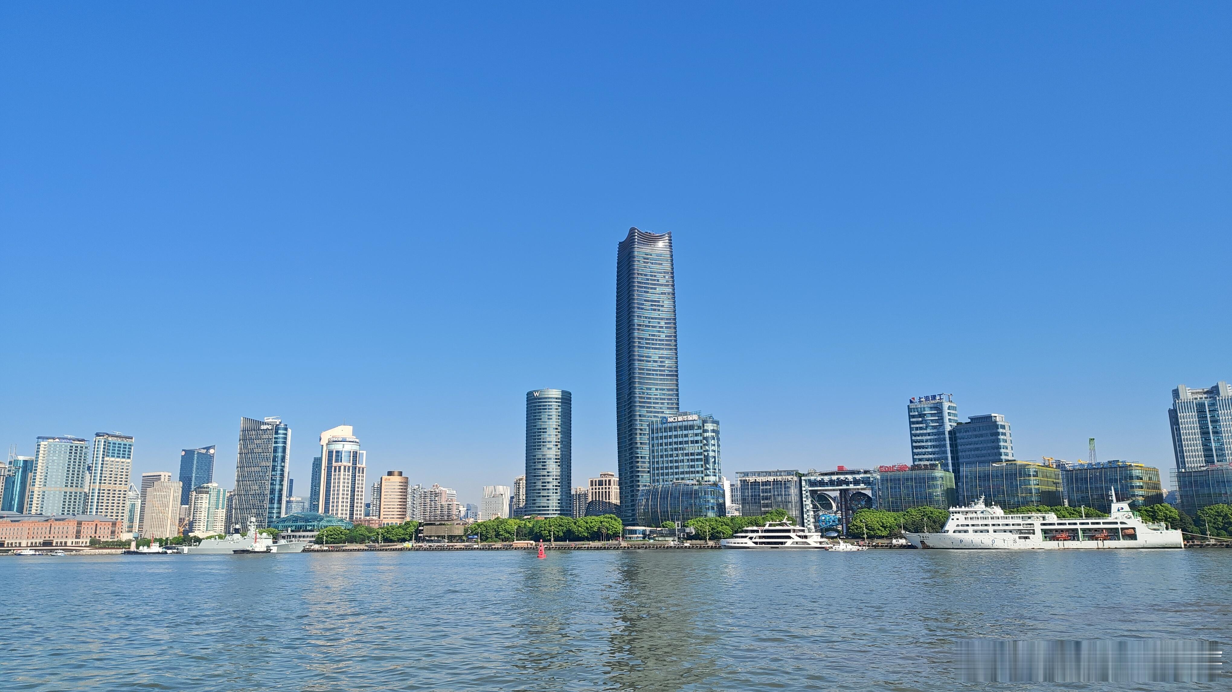 飞扬军事 阜阳舰离码头部署，解缆 