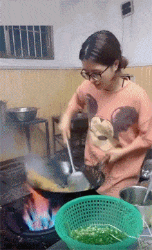 不厌其烦的跟各位重复一下宅子要动火做饭的重要性。哪怕你是用电磁炉做饭的，甚至是用