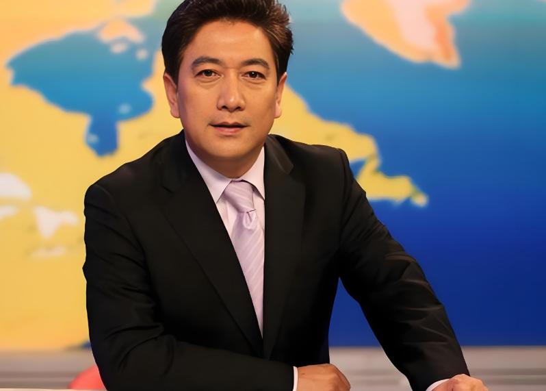 2007年，水均益对着瘫痪在床的妻子缓缓开口道：“挑个时间把离婚手续办了吧！”听