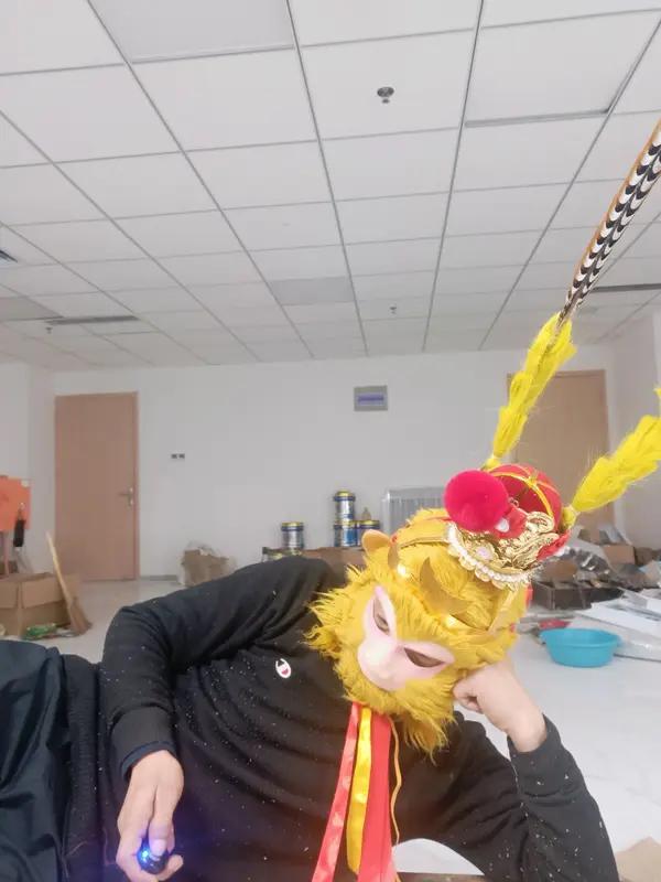 家人们谁懂啊，孙悟空“烦死了”这个超火的表情包居然是导演抓拍的！当时六小龄童老师