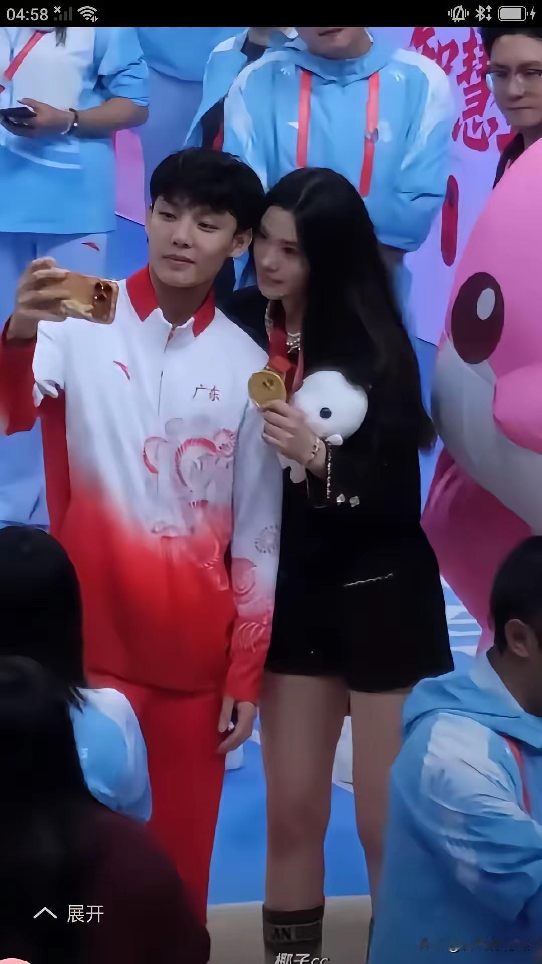 第十五届全运会男篮成年组八强最终排名如下:

1.金牌--广东队

2.银牌--