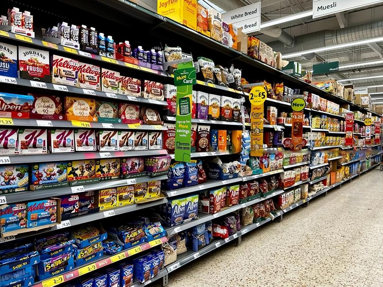 谁也未曾预料，当全世界的目光都紧紧锁定霍尔木兹海峡的对峙时，曼德海峡突然杀出重围