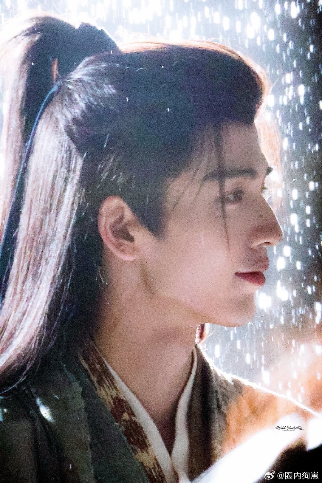 张凌赫 神级建模 宛如从建模里走出来的人物，线条流畅比例完美，静态精致动态惊艳，