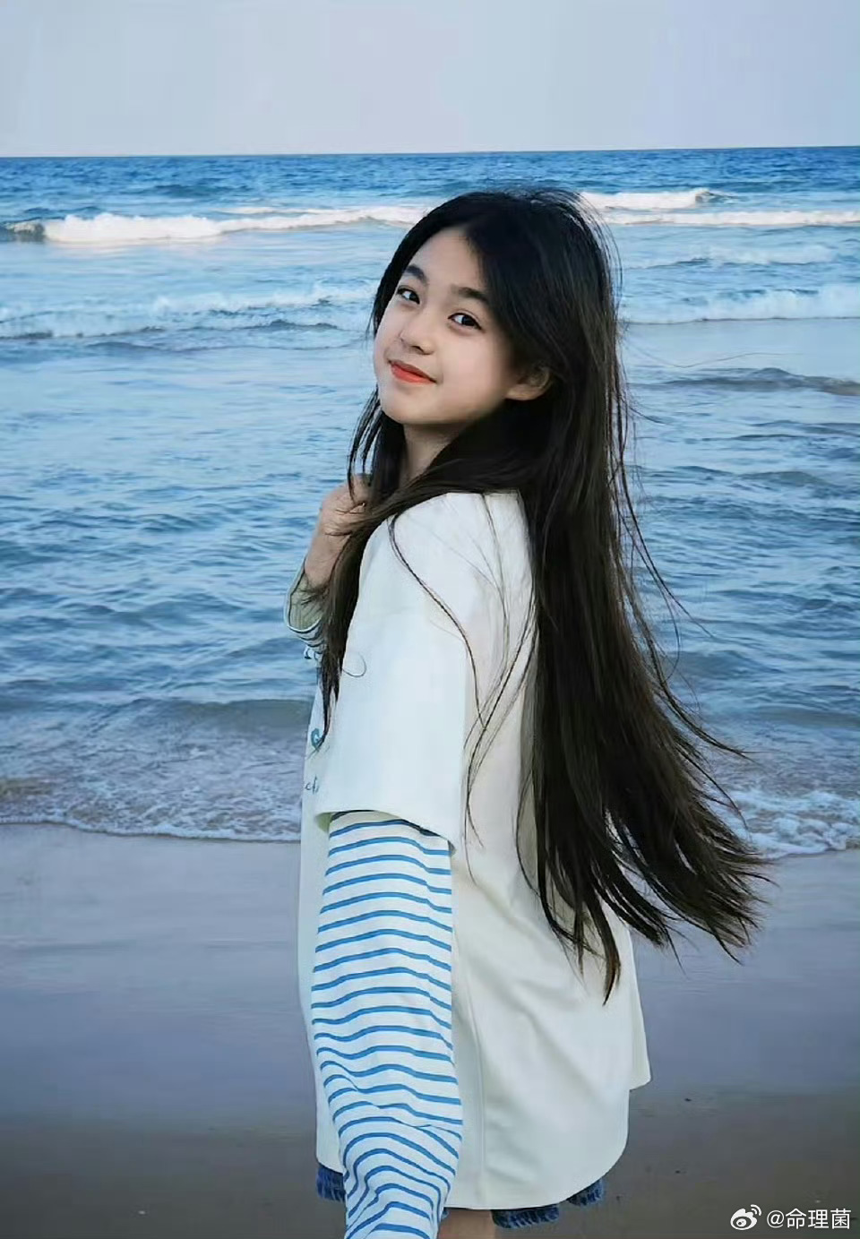 小泡芙颜值长发飘飘 治愈 