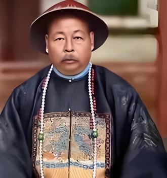 1871年，左宗棠把宁夏匪首马化龙一家三百多口全宰了，这事在当年西北地界炸了锅。