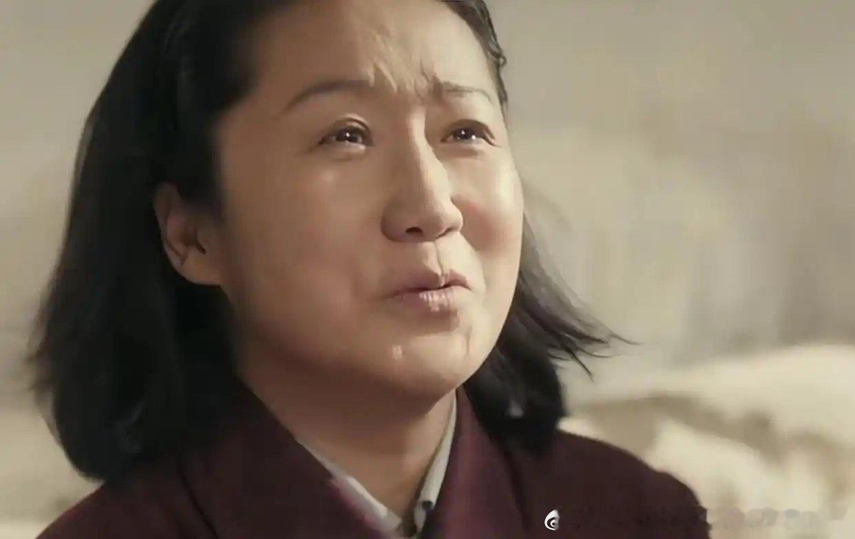 忆秦娥妈妈前身是孤狼 好家伙，难怪她看刘红兵那个眼神那么瘆人，孤狼的底子在这呢。