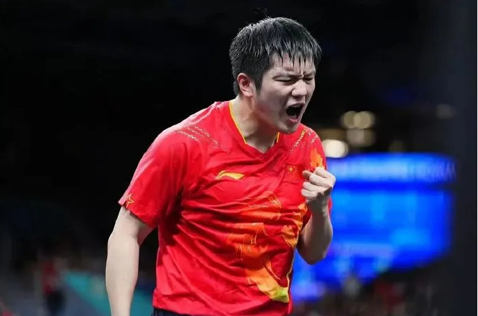樊振东点赞沪乒嘉年华开幕 每次看到这种评价，都忍不住感叹：樊振东，真的把 “顶梁