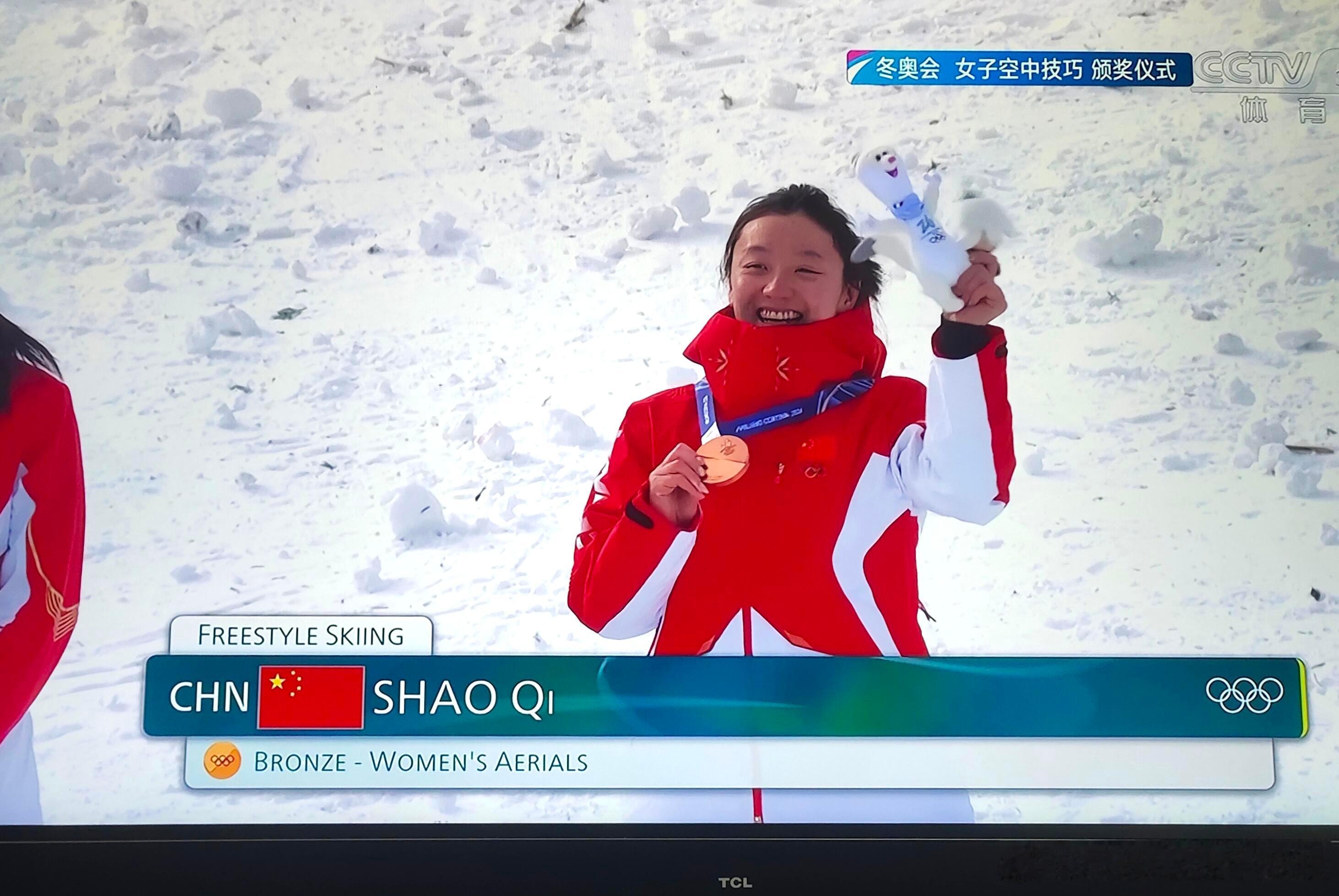 徐梦桃哭成泪人徐姐太激动了，36岁五朝元老依旧能打！ 