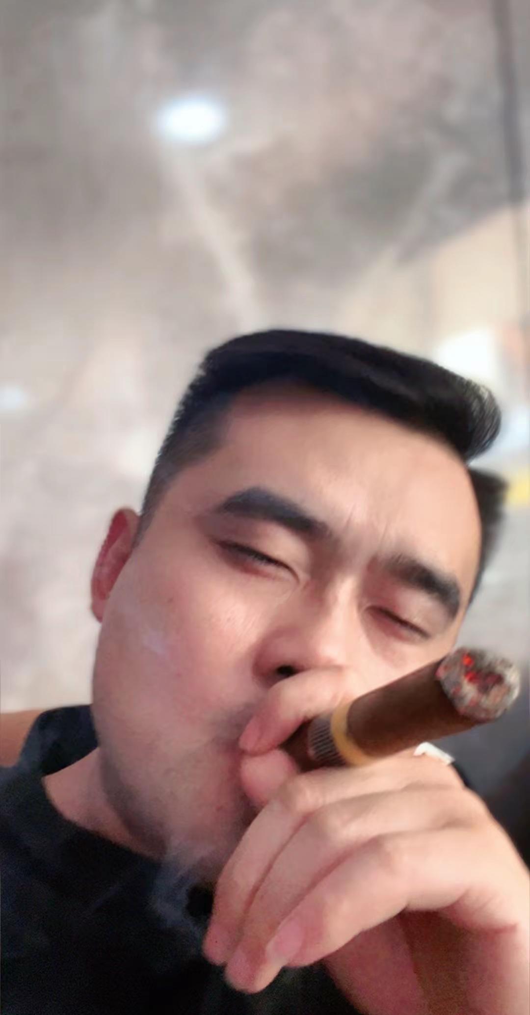 销声匿迹，其实也挺好⋯对我来说，最好的状态大概就是销声匿迹吧⋯销声匿迹雪茄生活 