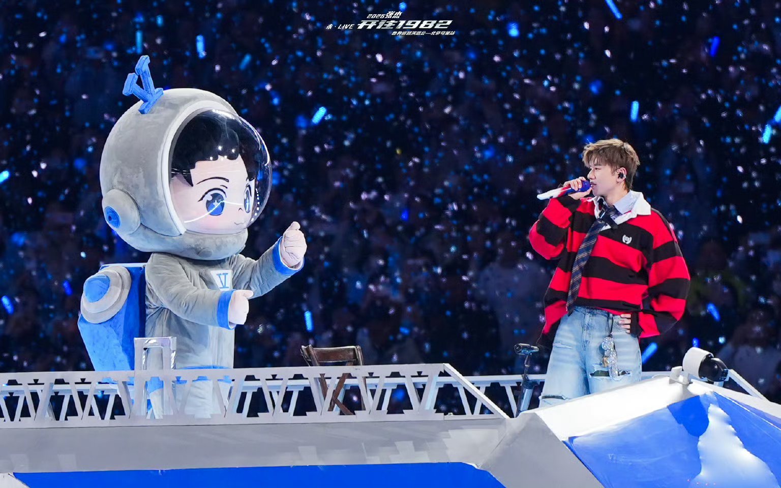 张杰鸟巢连开16场创华语歌坛纪录张杰鸟巢16场连开，这就是张杰的舞台统治力！永远