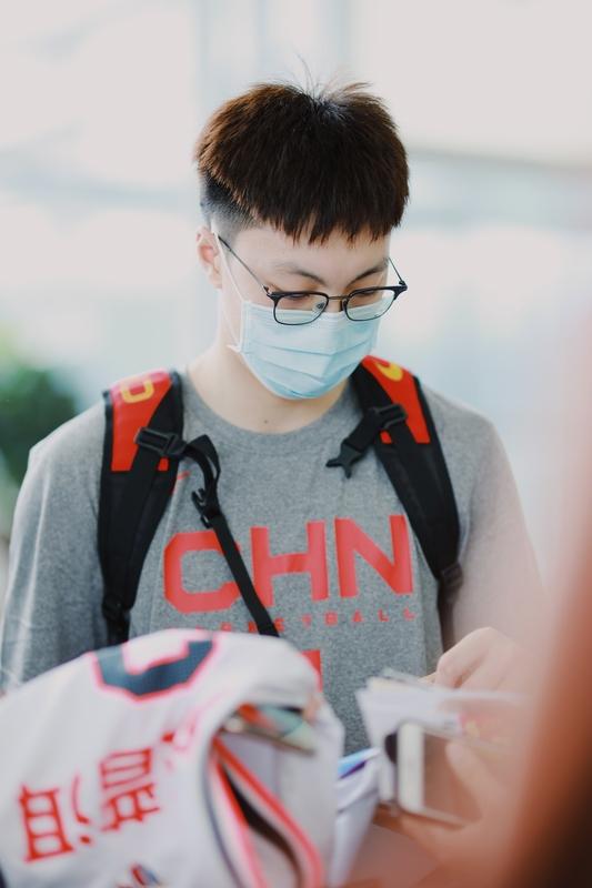 胡明轩在亚洲杯决赛的失误，让无数球迷心中留下了“意难平”的滋味，但他背后的努力与