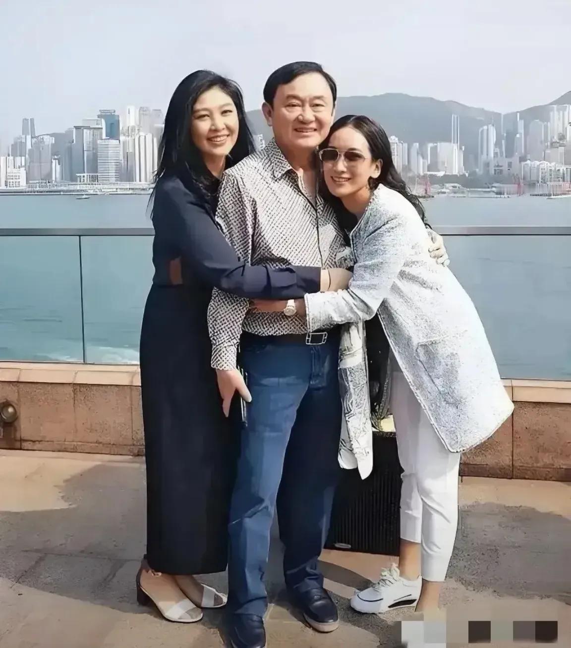 这个家族基因真好！一家族出了三位总理！先是他信，接着是妹妹英拉，现在是女儿佩通坦