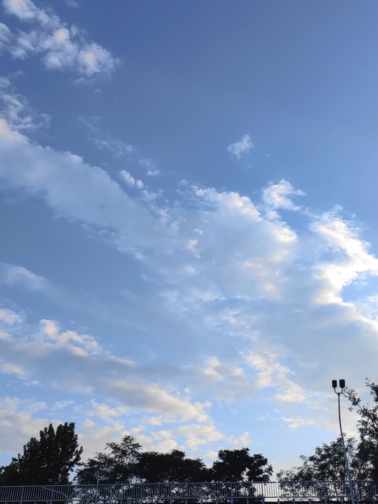 忽然觉得，只要男人愿意改，倒也不是改不了。他那么上道，那咱也给力点！

昨天下班