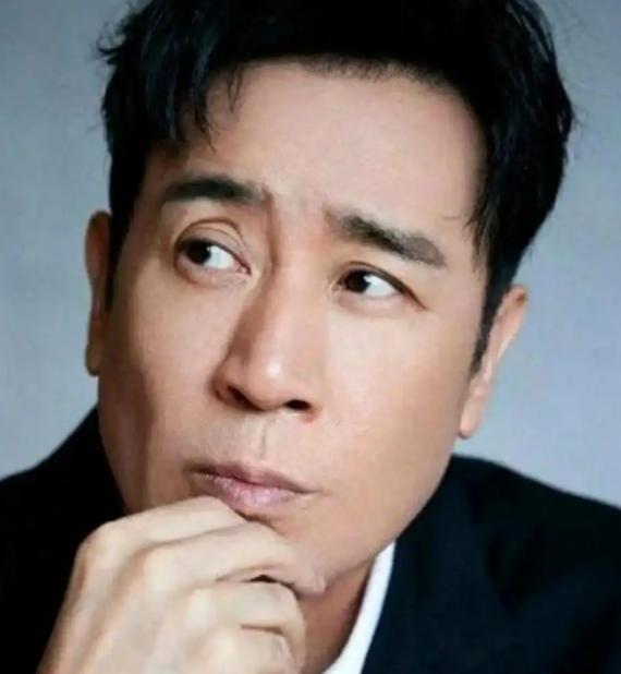 很多年后于和伟才知道，他当年在上海读书，让女友宋林静每月帮他给妈寄20块钱。谁料