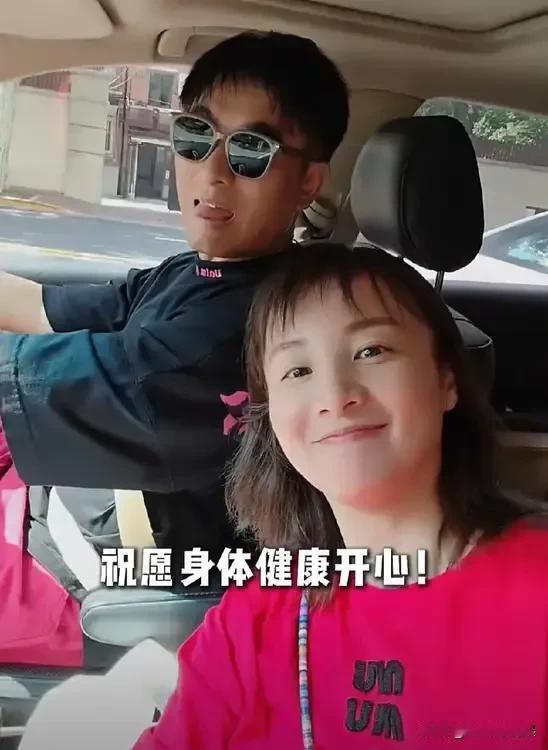 陈龙老婆章龄之在10月11号，分享了重阳节上影演员剧团敬老活动，来了好多老艺术家