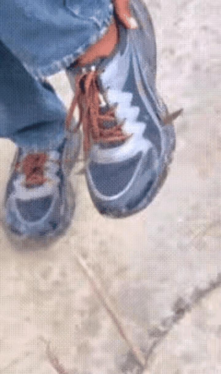 不是有那么一句话吗，对自己就要狠一点。我的天呐，看着都疼，年轻人做事情不考虑后果
