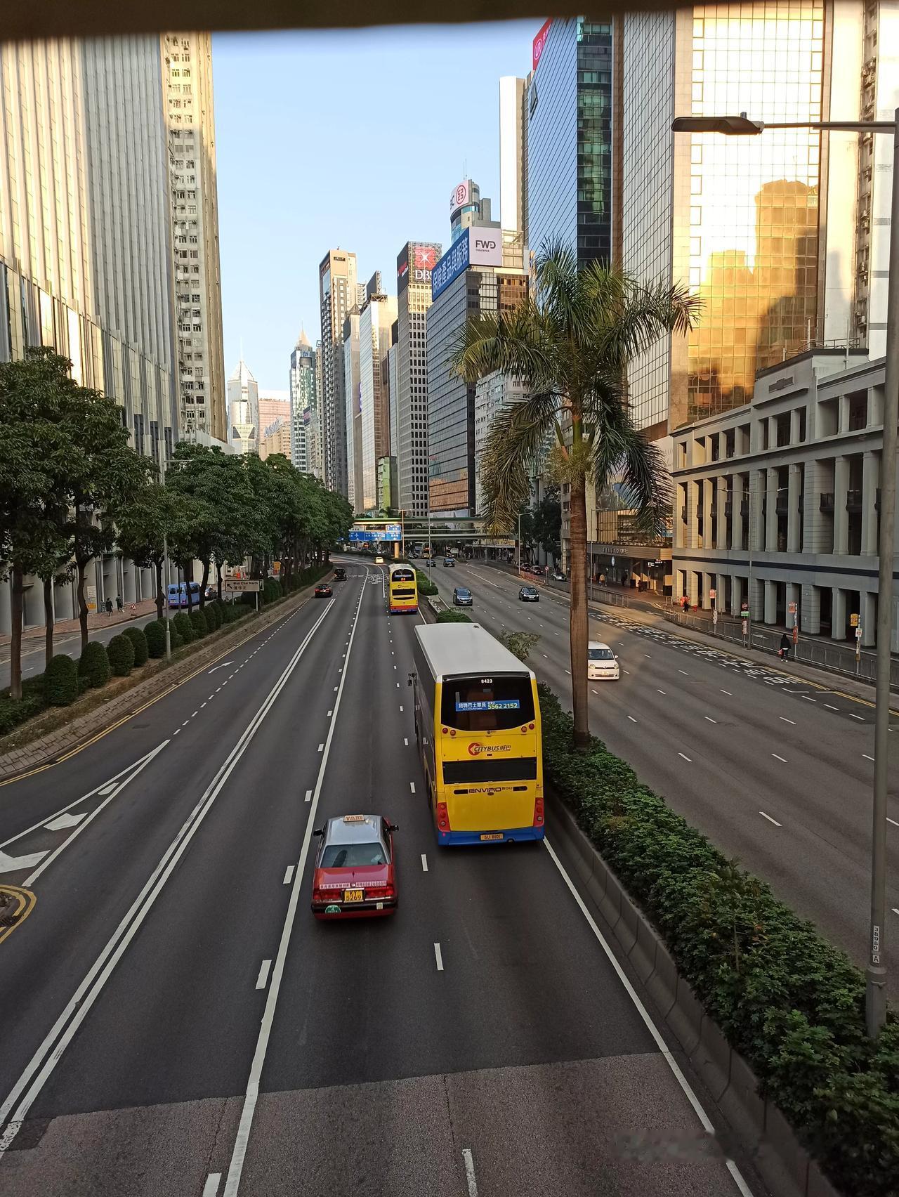 香港的大学生为什么没有多少人竞相卷着去读研？在香港，第一档是医学专业，然后就是法