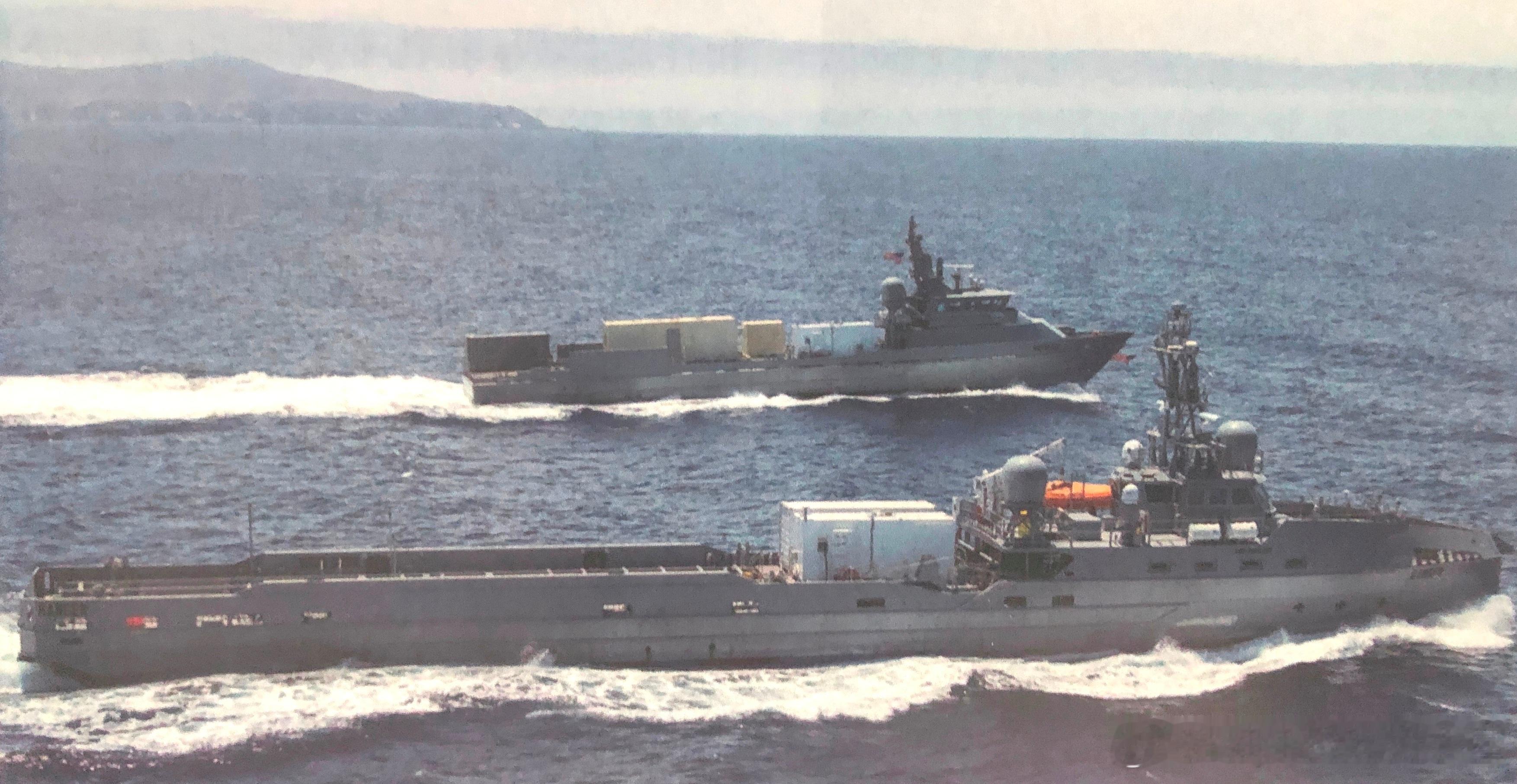 编队航行中的美国海军大型无人舰LUSV。在美国海军分布式海上作战概念中，它将扮演