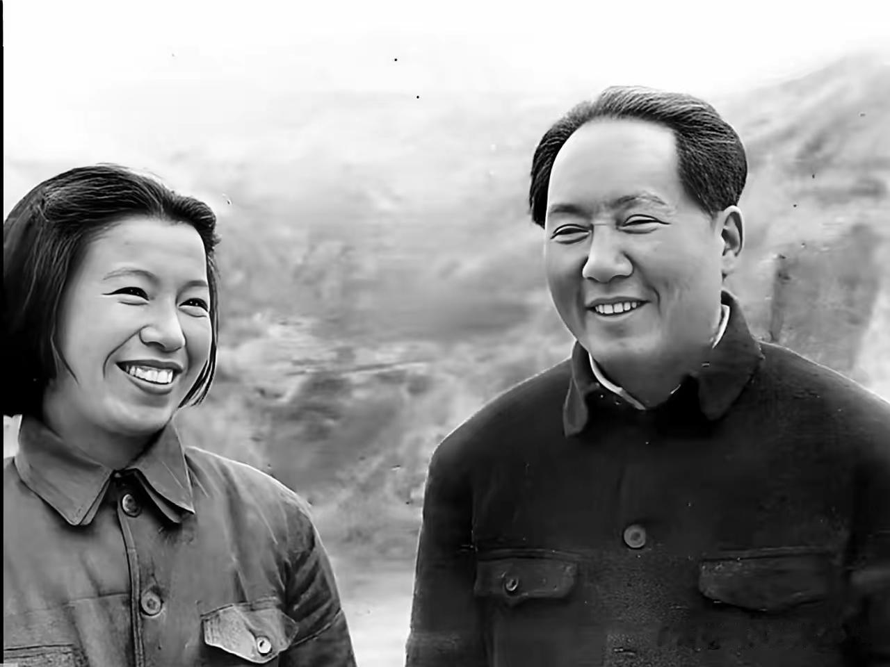 导师、学生、战友、同志

伟大的导师，伟大的领袖 伟大的统帅，伟大的舵手！
大海