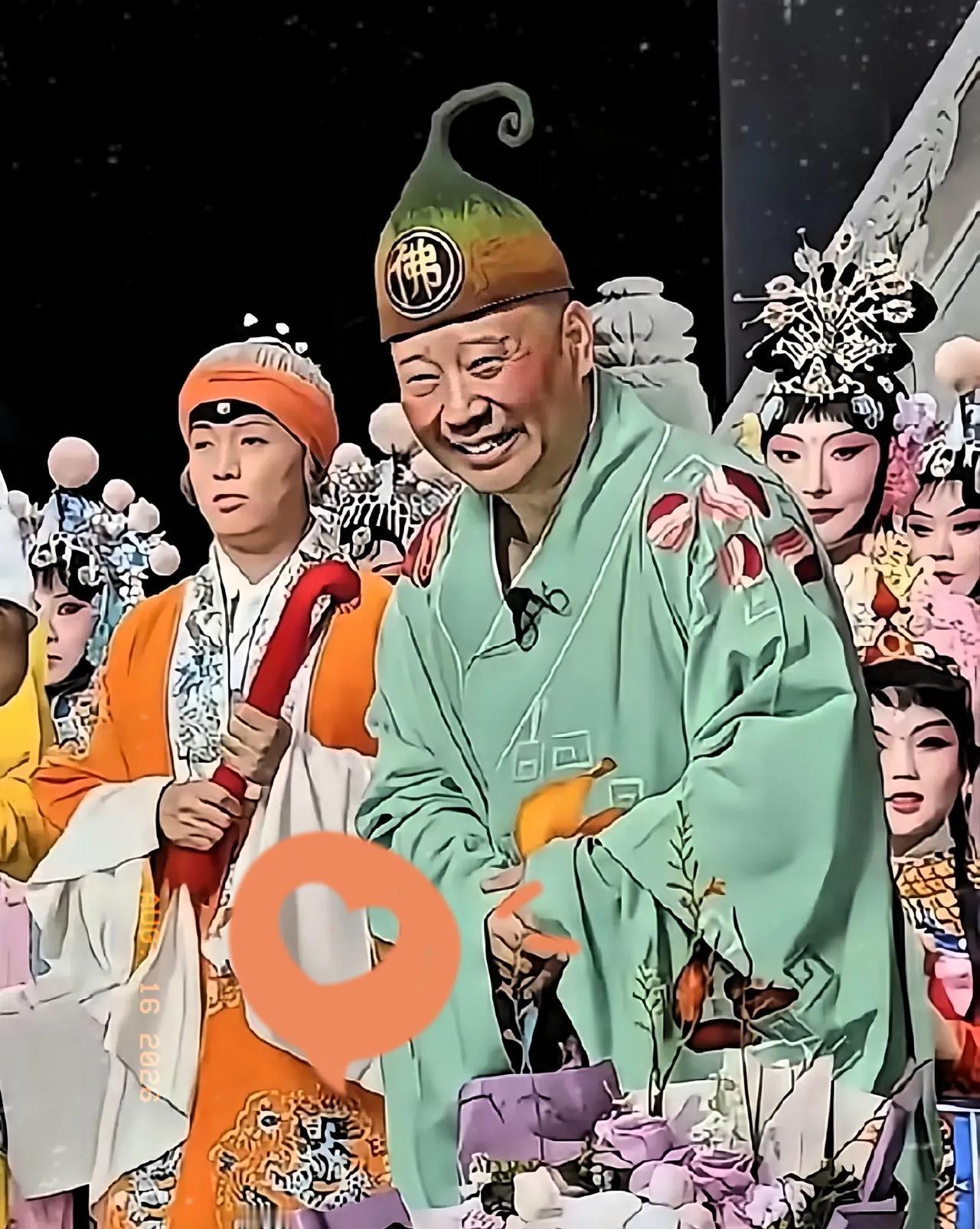 刷视频时猛地看到郭德纲，真有点不敢认。

以前台上那个透着股机灵劲儿、说话带刺儿