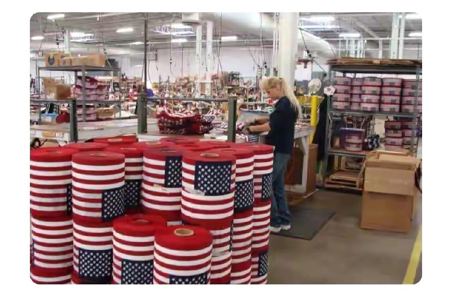 最近中美经济博弈有新动态，中国再抛五亿美债，特朗普放弃100％关税。此前中国连开