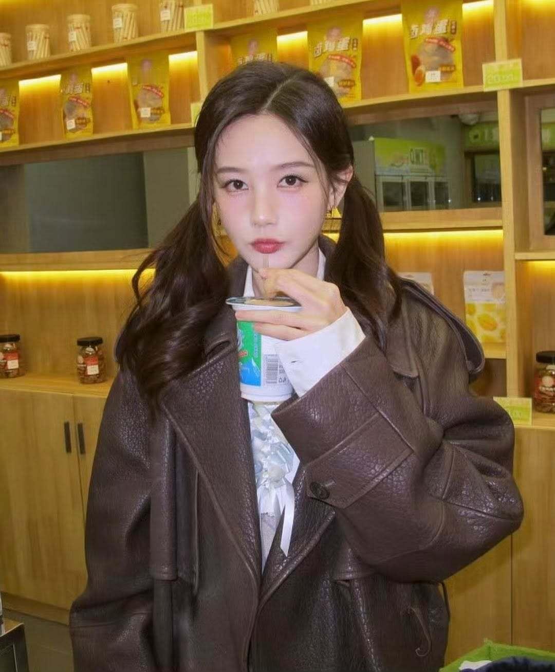 李一桐 